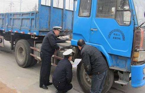 交通部终于为货车人办了10件大好事了!取消运输许可证,让货车人也有社保…一定要看!